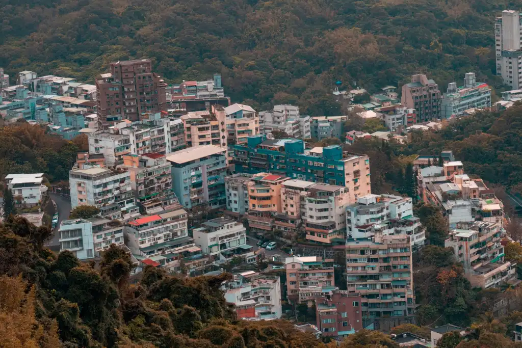 企业画册设计中的视觉呈现趋势与行业新标准解析