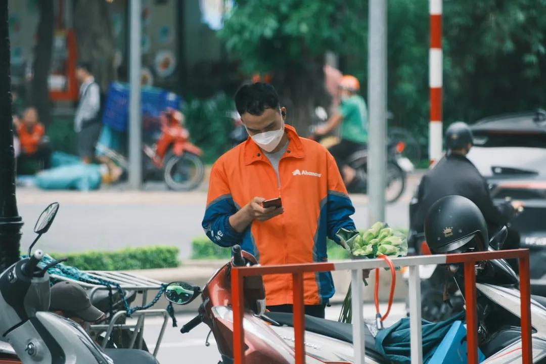企业品牌VI手册设计中的视觉规范与一致性构建策略解析