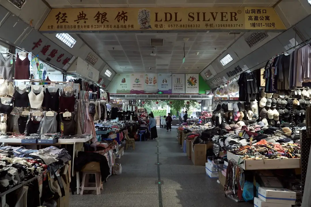 企业画册设计如何体现品牌调性？山东创新启铭的VI手册落地实践解析正文配图 2